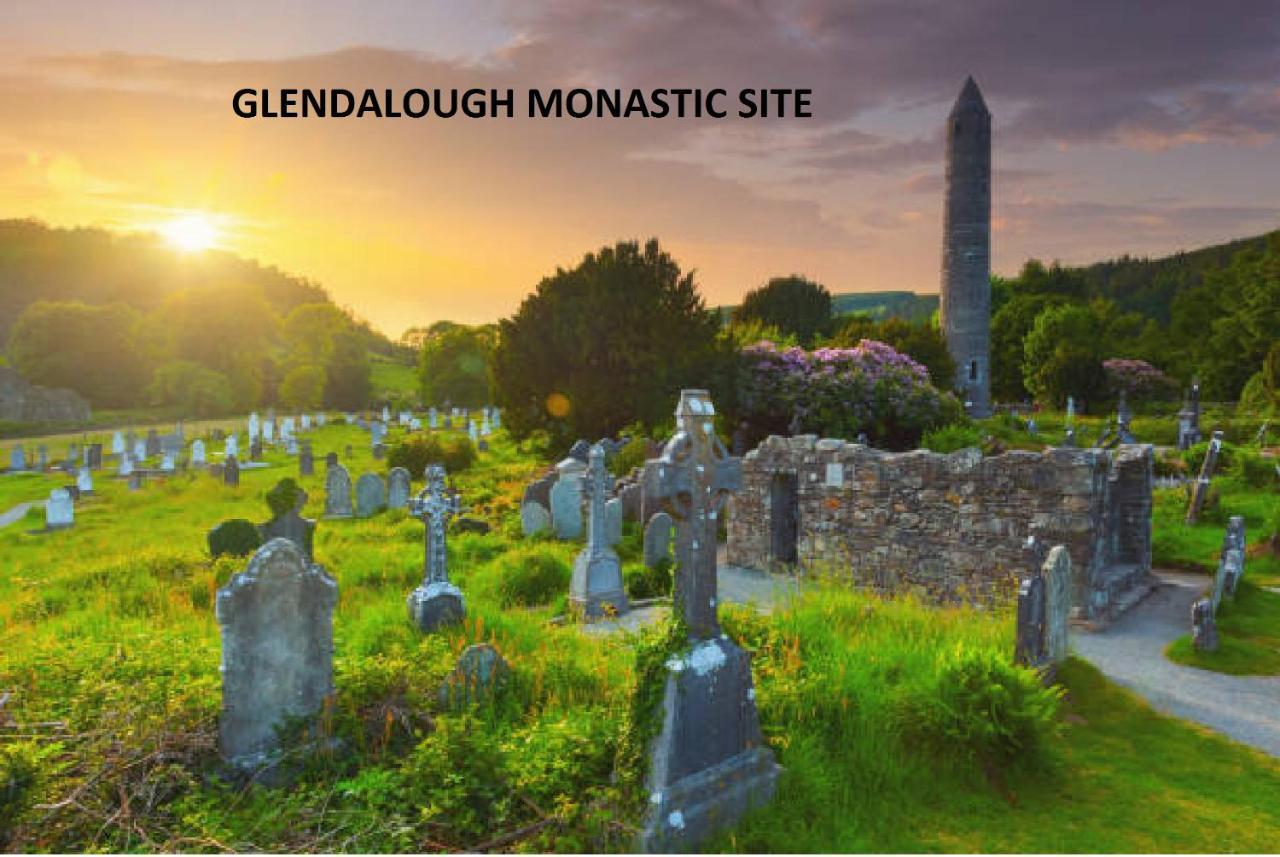 Glendalough Scenery Farmhouse Roundwood Bagian luar foto
