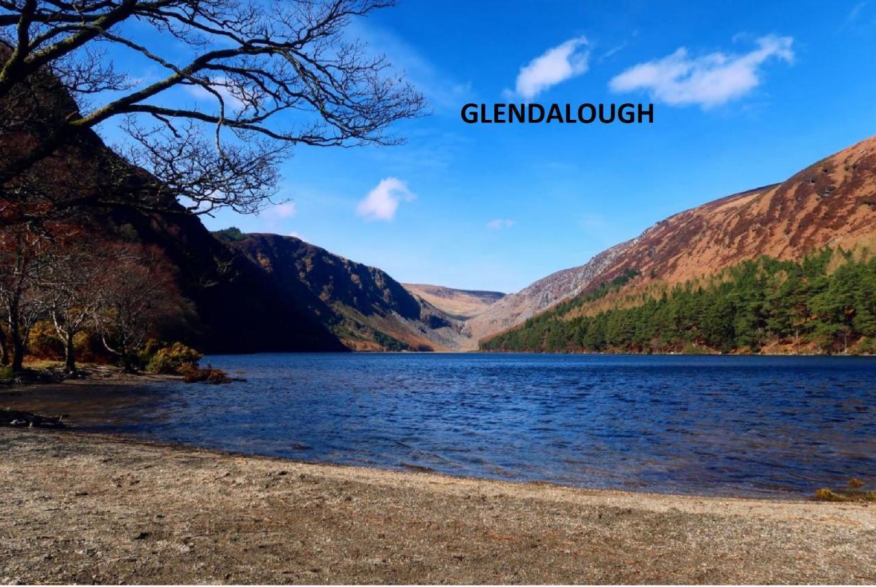 Glendalough Scenery Farmhouse Roundwood Bagian luar foto